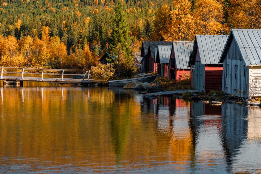 Belgrade Lakes Fall & Winter Vacation Rentals: Better Than Summer?